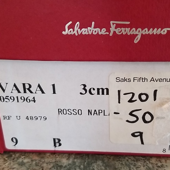 Stunning Red Classic Ferragamo Vara 1 Pump - Picture 6 of 8